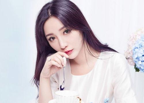 柳岩爆料娱乐圈秘密,娱乐圈背后的惊人秘密大曝光